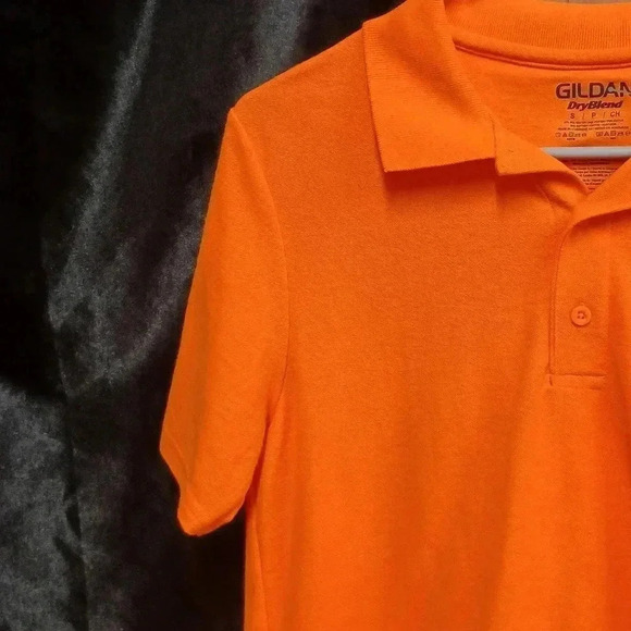 Bright orange Polo like new size small dry blend gildan brand - Picture 4 of 5
